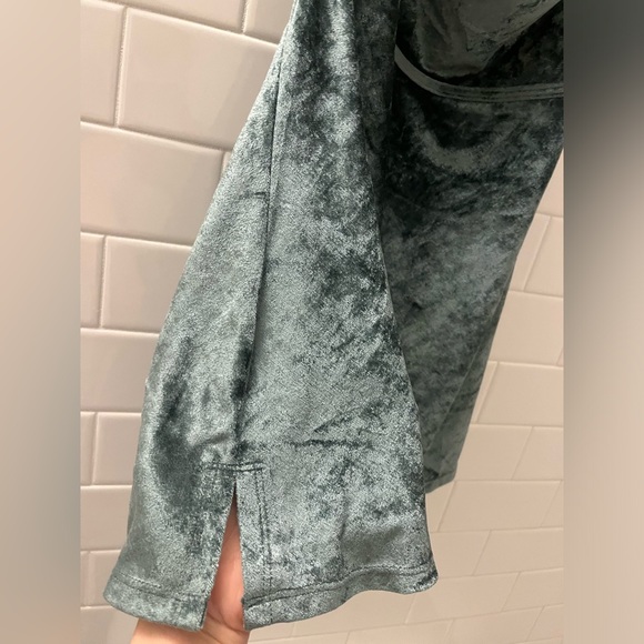 Free People NWT Green Velvet Top Size: XS - Picture 3 of 7